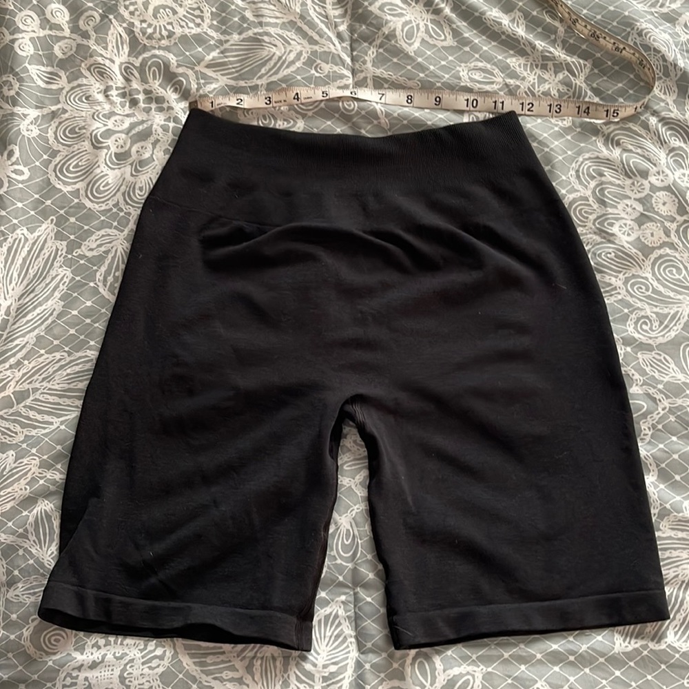 Alphalete Black Amplify Biker Shorts 🖤